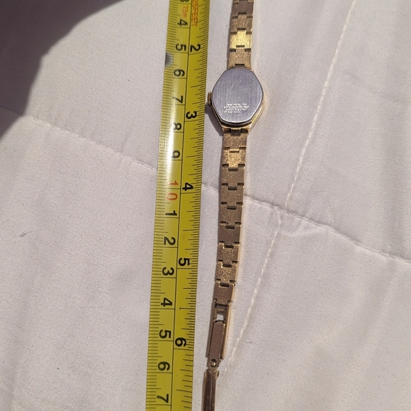 Oris Gold Timepiece with Ivory Dial - Picture 8 of 8